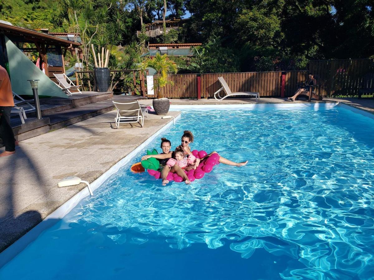 Les Bananes Vertes Ecolodges Saint-Claude Exteriér fotografie