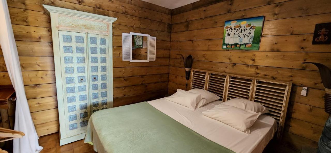 Les Bananes Vertes Ecolodges Saint-Claude Exteriér fotografie
