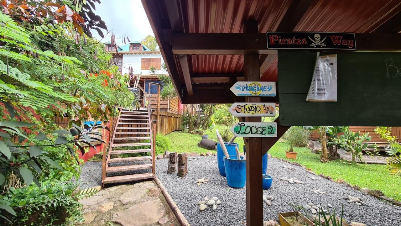 Les Bananes Vertes Ecolodges Saint-Claude Exteriér fotografie
