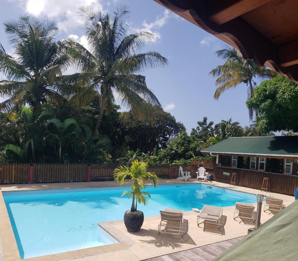 Les Bananes Vertes Ecolodges Saint-Claude Exteriér fotografie